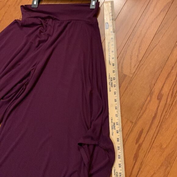 Topia Medium High/Low gauchos.  (High sides).  Plum color - Picture 4 of 8
